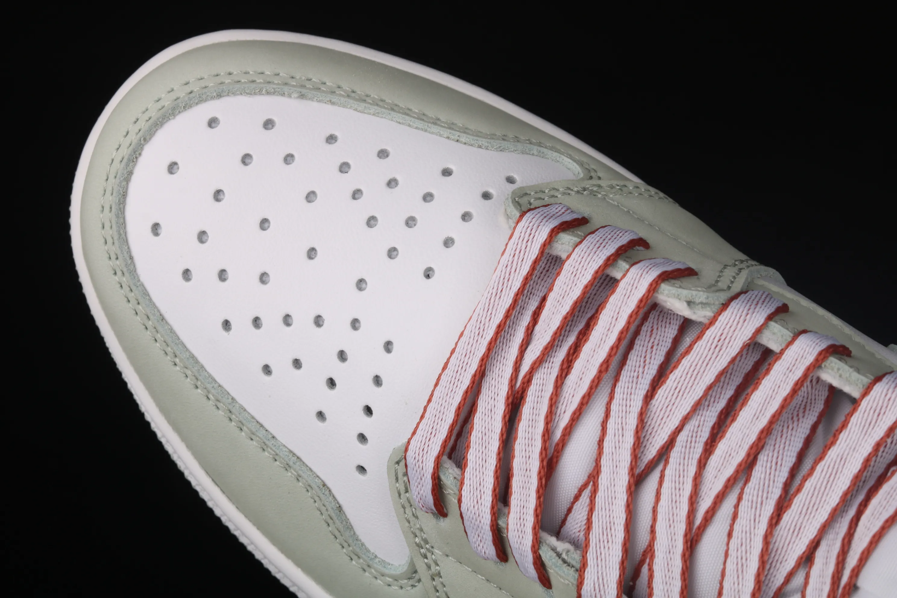 All categories Air Jordan Jordan series basketball shoes Air Jordan 1 High L version Air Jordan 1 Retro Hi AJ1 Joe 1 high top aqua blue CD0461-002